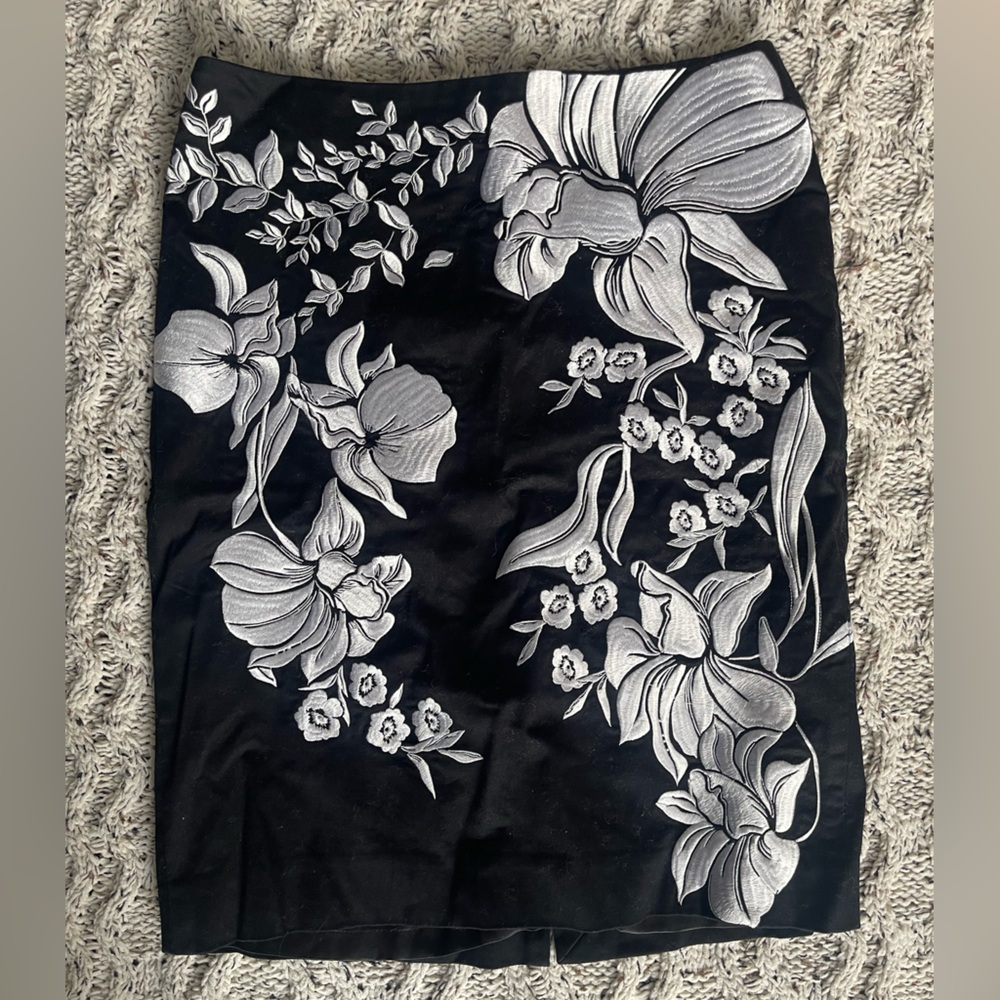 White House Black Market Black Skirt with Silver Floral Design